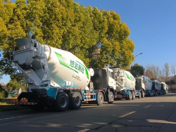 綠動(dòng)荊楚，駕馭未來——中集凌宇新能源攪拌車批量交付湖北，開啟綠色建設(shè)新篇章